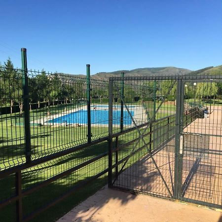 Apartamento Ezcaray Con Piscina Zorraquín المظهر الخارجي الصورة