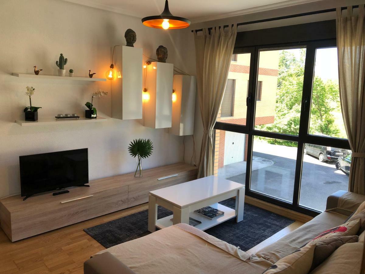 Apartamento Ezcaray Con Piscina Zorraquín المظهر الخارجي الصورة